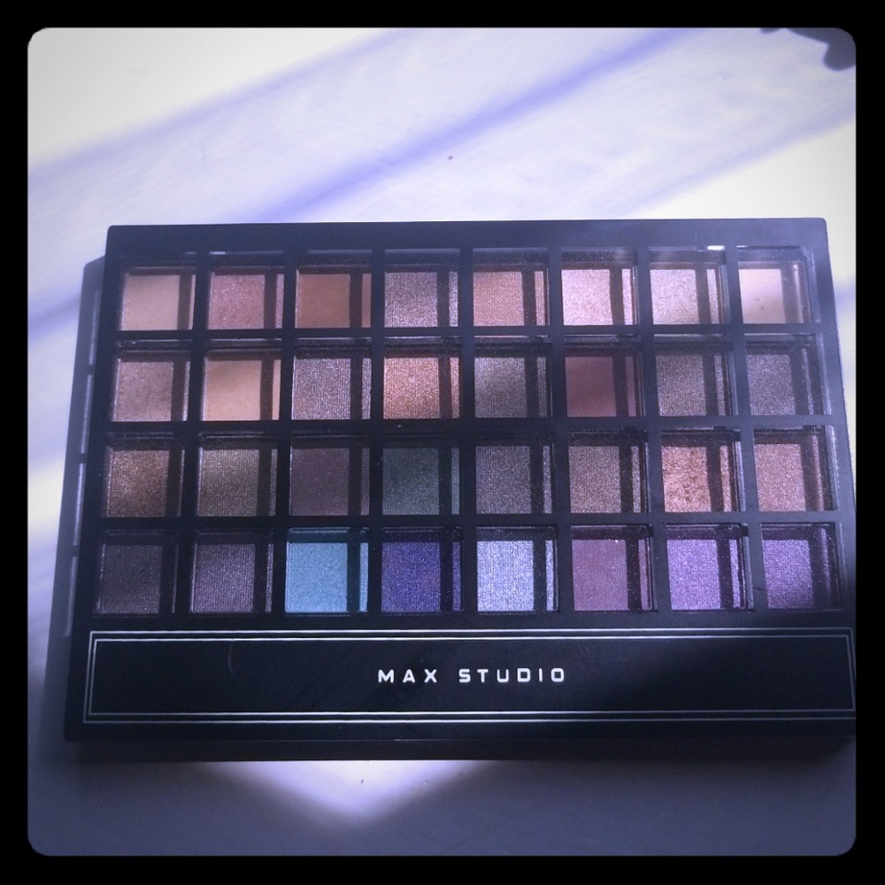 Max studio pallet